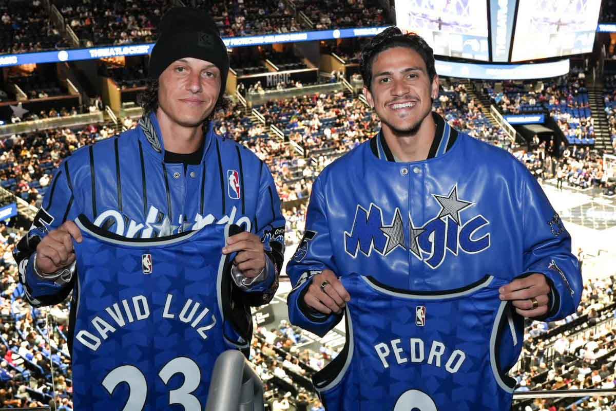 SHOW COM A BOLA LARANJA, FLAMENGO! PEDRO E DAVID LUIZ VENCEM DESAFIO DURANTE JOGO DO ORLANDO MAGIC